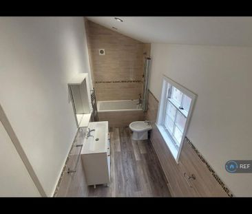 4 bedroom semi-detached house to rent - Photo 6