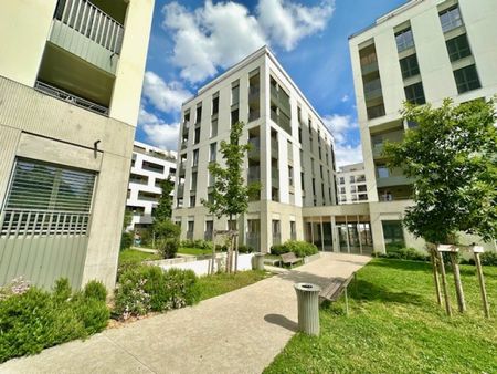 LUMINUEUX ET CHARMANT T1 DE 38.80M² EN REZ-DE-CHAUSSÉ DONNANT SUR COURS - RUE COLONEL ARNAUD BELTRAM - Photo 2
