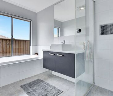 SOUGHT AFTER FAMILY HOME - Photo 5