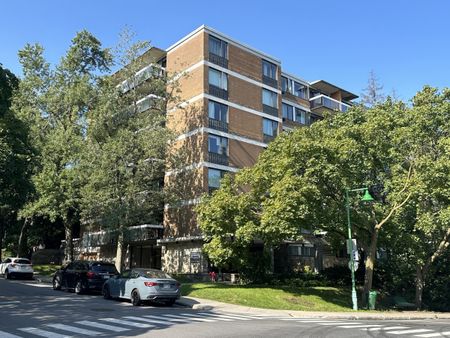 900 Avenue Rockland, #305 - Photo 5