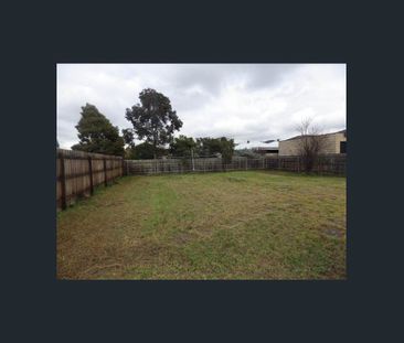 Immaculately Presented Residence - Photo 4