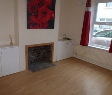 Cross Street - Photo 2