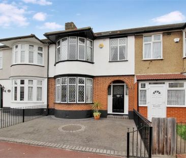 4 Bed Terraced House, Sandringham Road, IG11 - Photo 2