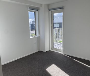 104/28A Eileen Newey Place, Henderson - Photo 2