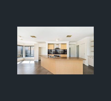 5 Stretton Drive, Brookfield, Vic 3338 - Photo 4