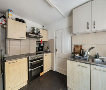 4 bedroom terraced house to rent - Photo 6