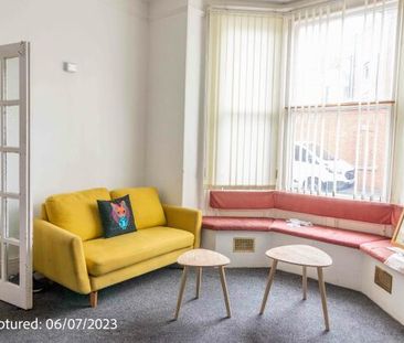 3 Feversham Crescent, Wiggington Road - Photo 1