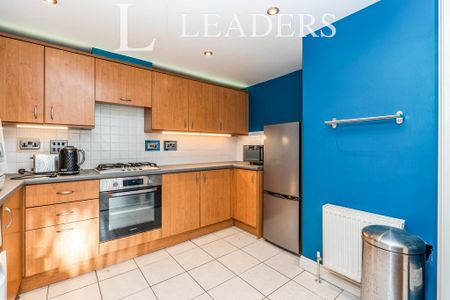 2 bedroom flat to rent - Photo 4