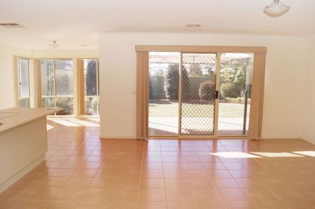 Solid Family Home! - Photo 5