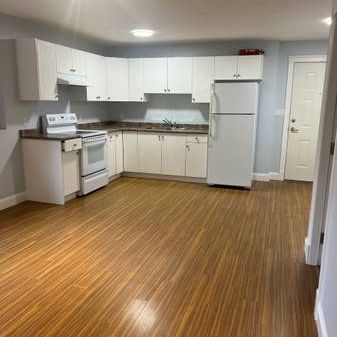 $1900 everything included 2 bedroom basement suite - Photo 4