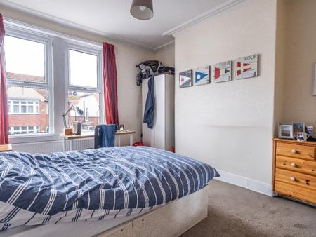 4 bedroom terraced house to rent - Photo 5