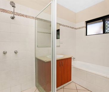 A Large Corner Block - Photo 6