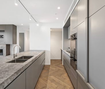 Elegant Parkside Living in the Heart of Caulfield North - Photo 5