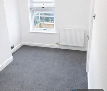 3 bedroom end of terrace house to rent - Photo 1