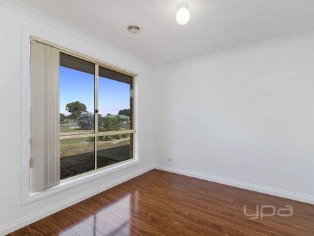 Family Home in HOPETOUN PARK - Photo 4