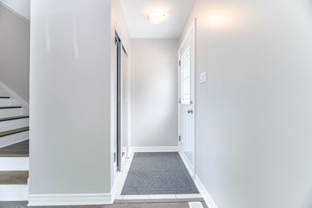 For Lease - 674 Francis Road, Burlington, Ontario - Photo 5