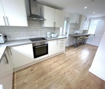 1 bedroom in a house share to rent - Photo 5