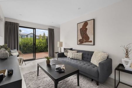 Lovely 2-bedroom townhouse in a great location! - Photo 4