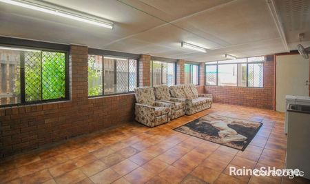 10 Barret Street, Flinders View, QLD 4305 - Photo 5