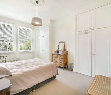A fabulously furnished two bedroom first floor flat. - Photo 4