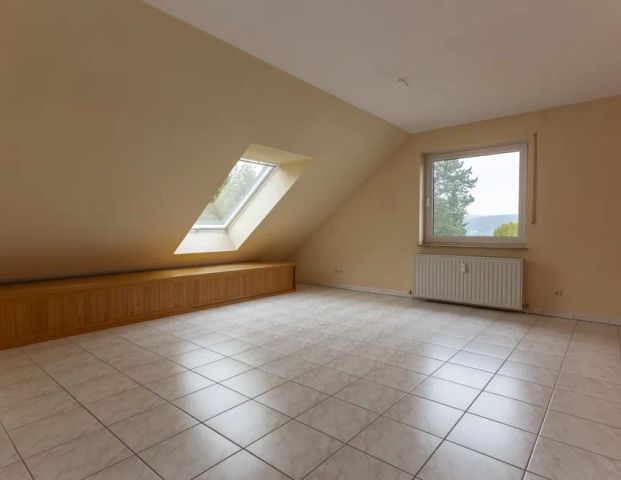 Schöne ca. 135 m² große 3-Zimmer-Maisonettewohnung mit Dachatelier und Westloggia in Garenfeld! - Foto 1