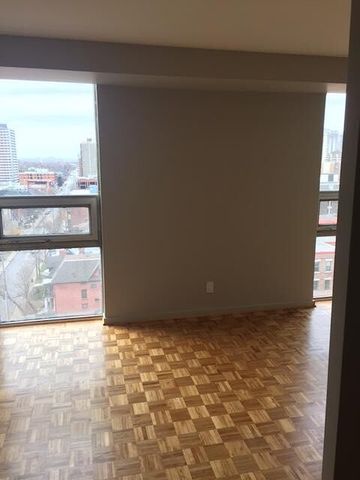 Kenson Towers, a reputable apartment building located in the central core of downtown Ottawa. - Photo 5