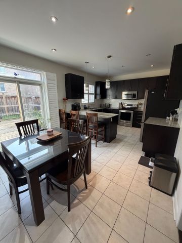 For Lease - 1100 Sherman Brock Circle, Newmarket, Ontario - Photo 4