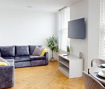 5 bedroom flat to rent - Photo 1