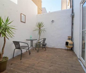 2 bedroom maisonette to rent - Photo 3