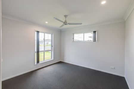 Brand New Family Home - Park Lane Estate! - Photo 3