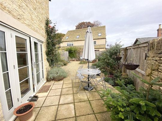 3 bedroom semi-detached house to rent - Photo 1