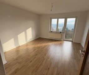 Sonnige, modernisierte 3-Zimmer-Wohnung mit tollem Weitblick und Ba... - Photo 5