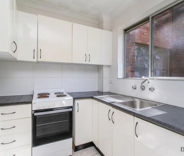 Ideal Location! - Photo 6