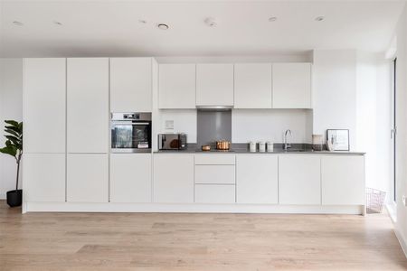 Knights Road , E16 2TZ - Photo 4