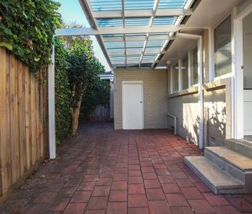 HEART OF MENTONE | COASTAL LIFESTYLE | LOW MAINTENANCE - Photo 1