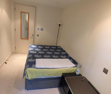1 bedroom in a flat share to rent - Photo 1