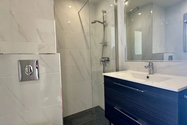 A louer à Nice, quartier de Cimiez, superbe 3 pièces dans le Palais Majestic. - Photo 1