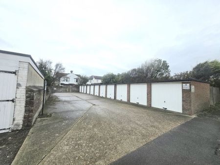 Windsor Court BN11 2EZ 2 bedroom flat to rent - Photo 3