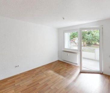 Geräumige 2-Raum-Wohnung mit Balkon, ebenerdig erreichbar - Foto 1