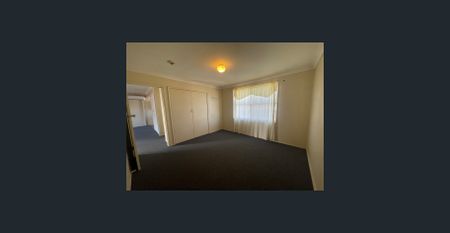 Spacious Two-Bedroom Unit in Quiet Location - Photo 4