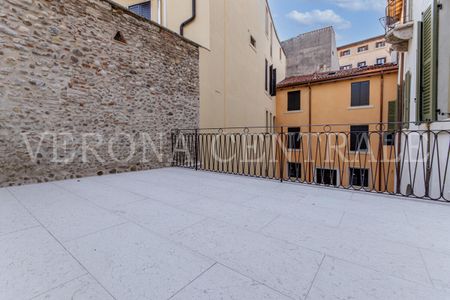 Appartamento di Prestigio con Terrazza in Palazzo Ravignani Benini- Veronetta - Photo 3