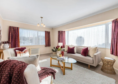 Charming 2BR Townhouse in Feilding - Photo 2