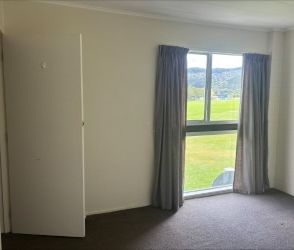 Tidy 2 bedroom unit - Photo 5