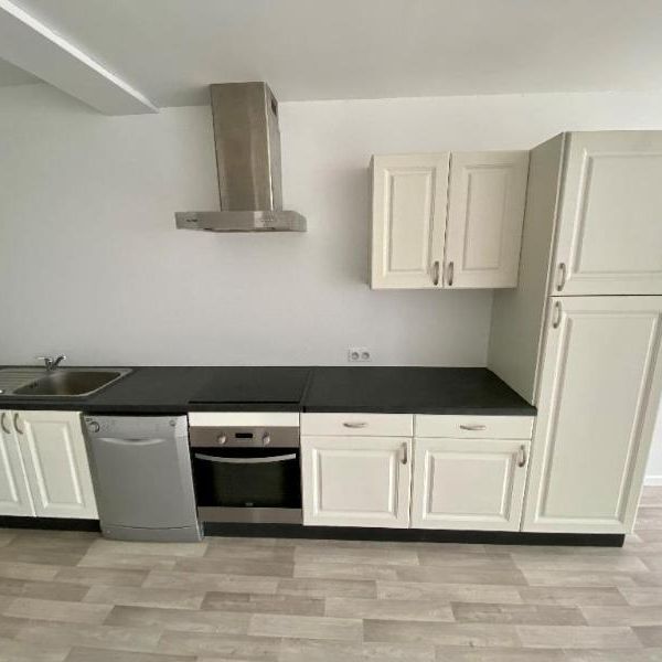 Location Appartement 3 pièces 103m² CHERBOURG-EN-COTENTIN 50100 - Photo 1