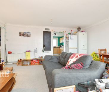 3 bedroom apartment to rent - Photo 4