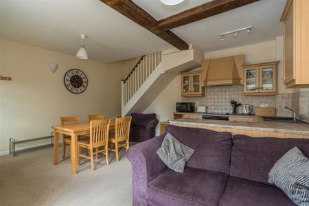 2 bedroom end of terrace house to rent - Photo 3