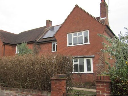 4 bed Semi-Detached - To Let - Photo 2