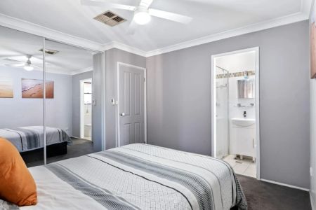 Beautifully Presented Home with a Pool! - Photo 2