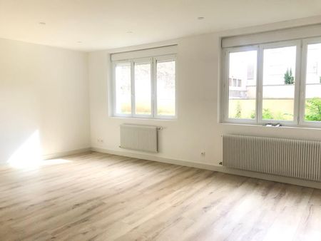 Location Appartement 2 pièces 70m² - Photo 2