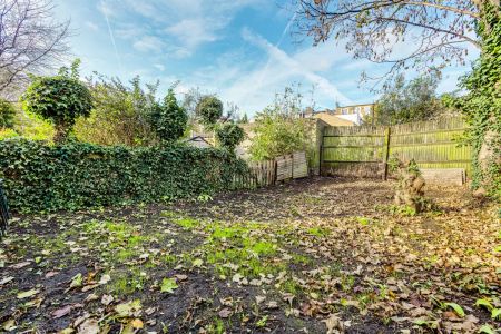 3 bedroom maisonette in Fulham - Photo 5